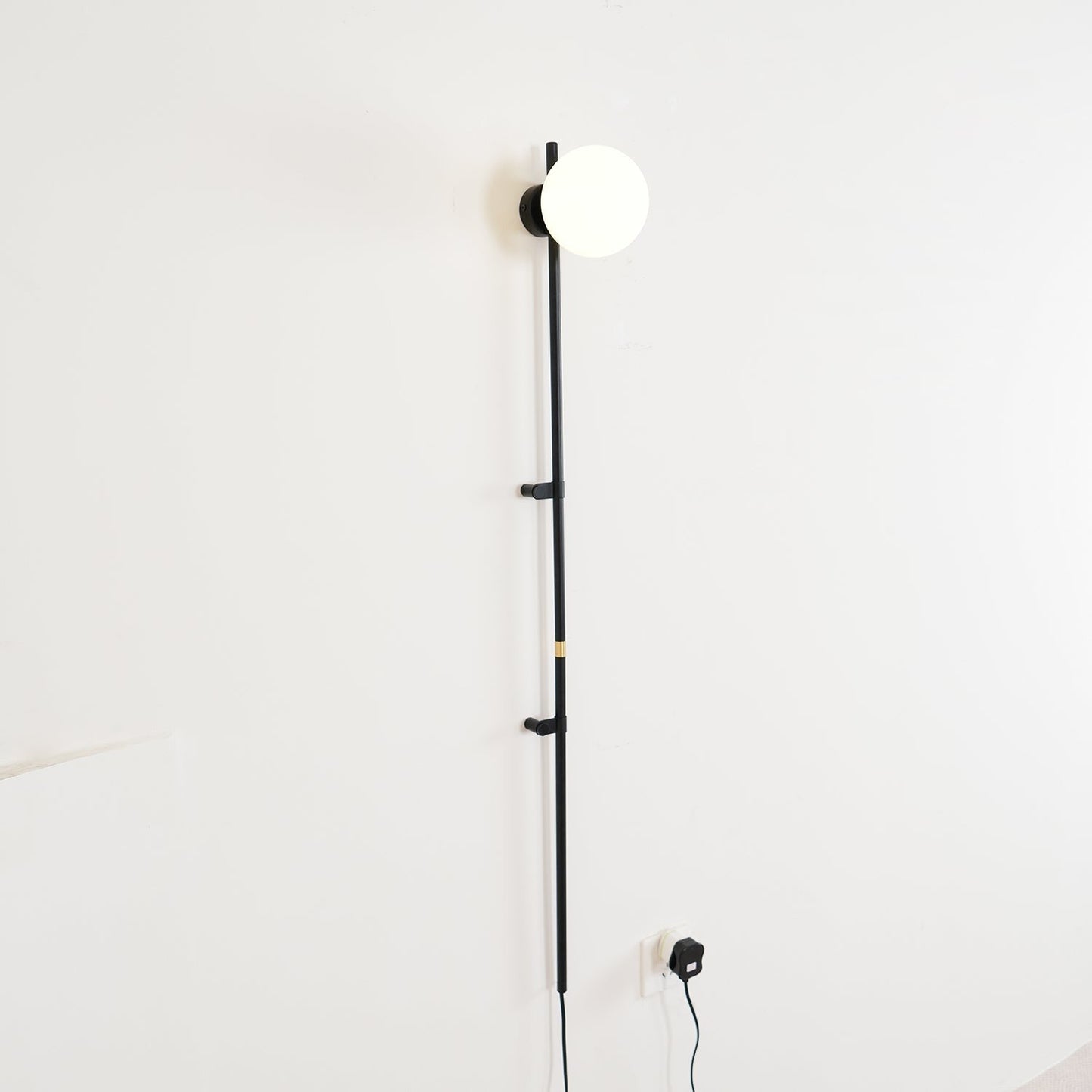 Adjustable Plug-In Wall Stem Lamp