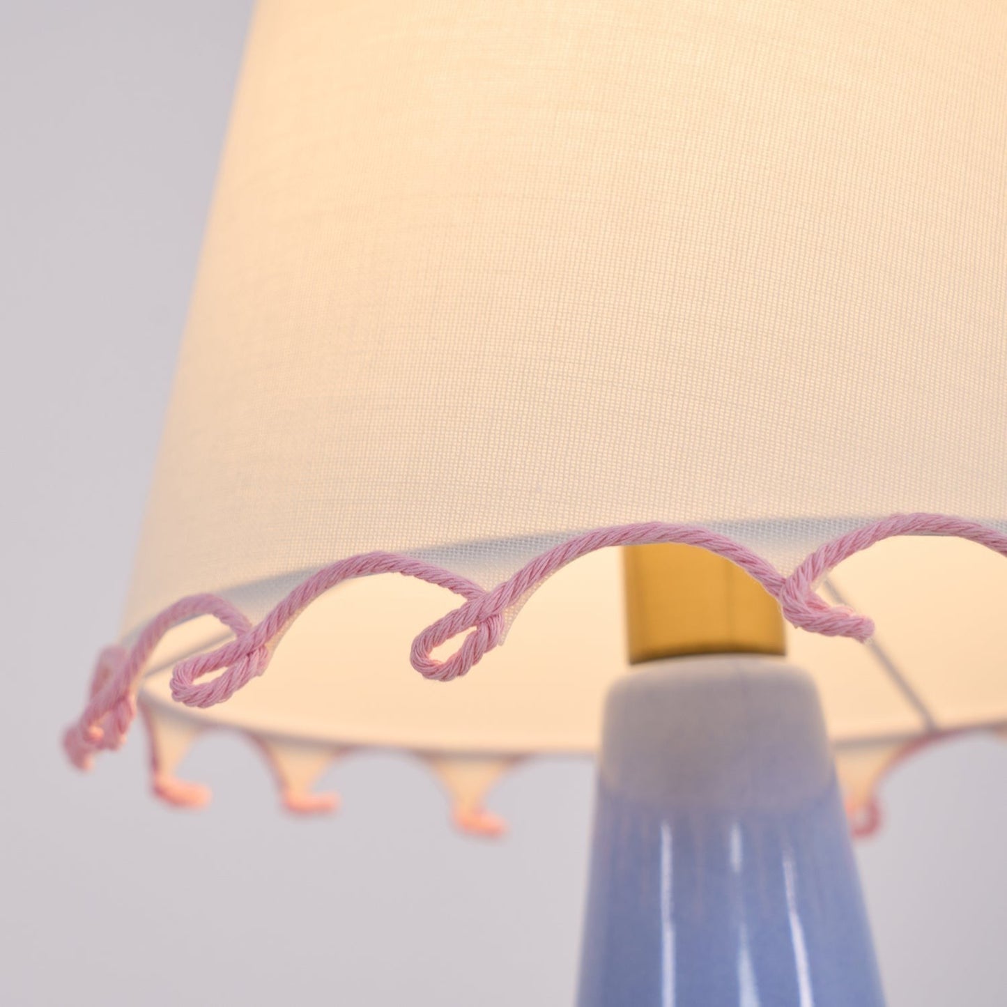 Ribbon Ceramic Table Lamp