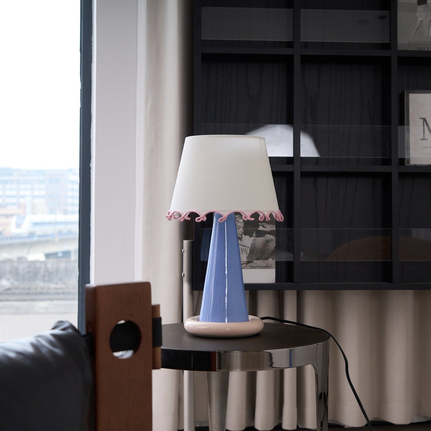 Ribbon Ceramic Table Lamp